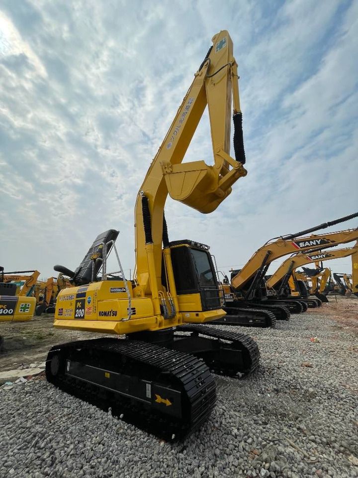 2024 Komatsu PC200-8 Raupenbagger, hintere Dreiviertelansicht 2024 Komatsu PC200-8 Raupenbagger, hintere Dreiviertelansicht
