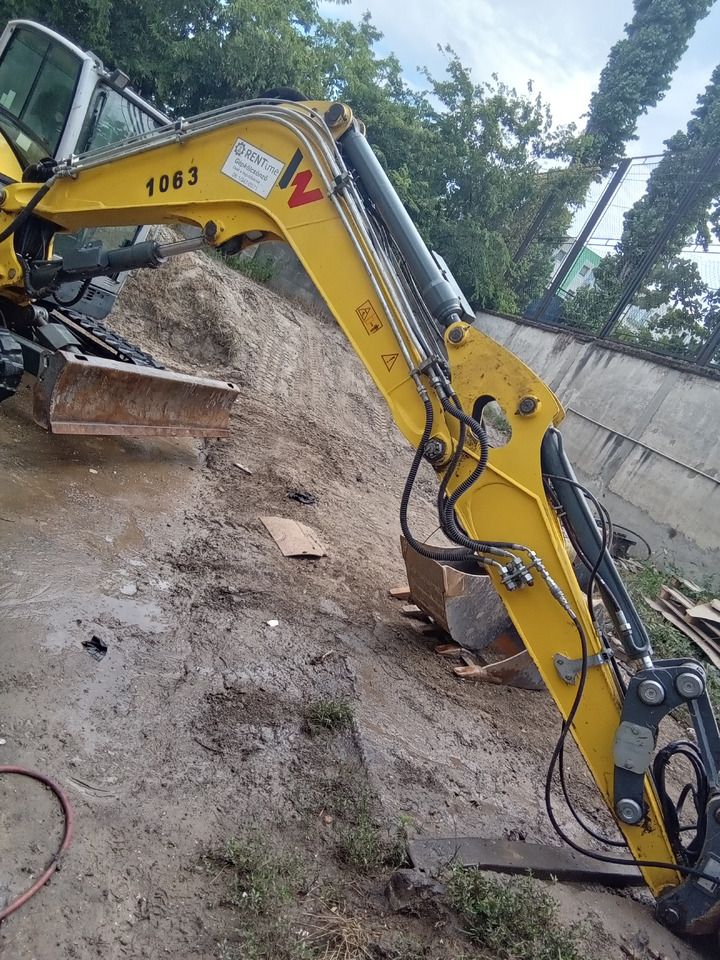 2017 Wacker Neuson ET90 crawler excavator boom and blade view 2017 Wacker Neuson ET90 crawler excavator boom and blade view