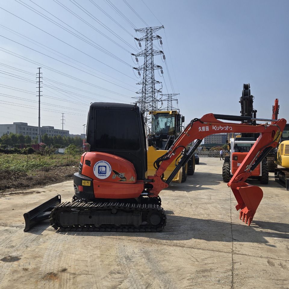 2023 Kubota U35 mini excavator side view 2023 Kubota U35 mini excavator side view