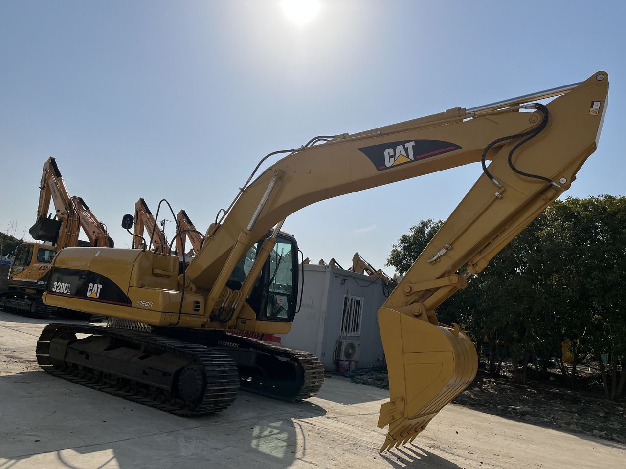 Excavatrice sur chenilles Caterpillar 320CL de 2016, vue latérale Excavatrice sur chenilles Caterpillar 320CL de 2016, vue latérale