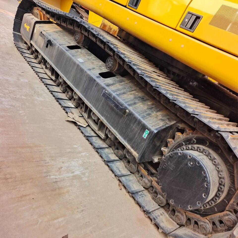 2024 Caterpillar 336GC crawler excavator undercarriage view