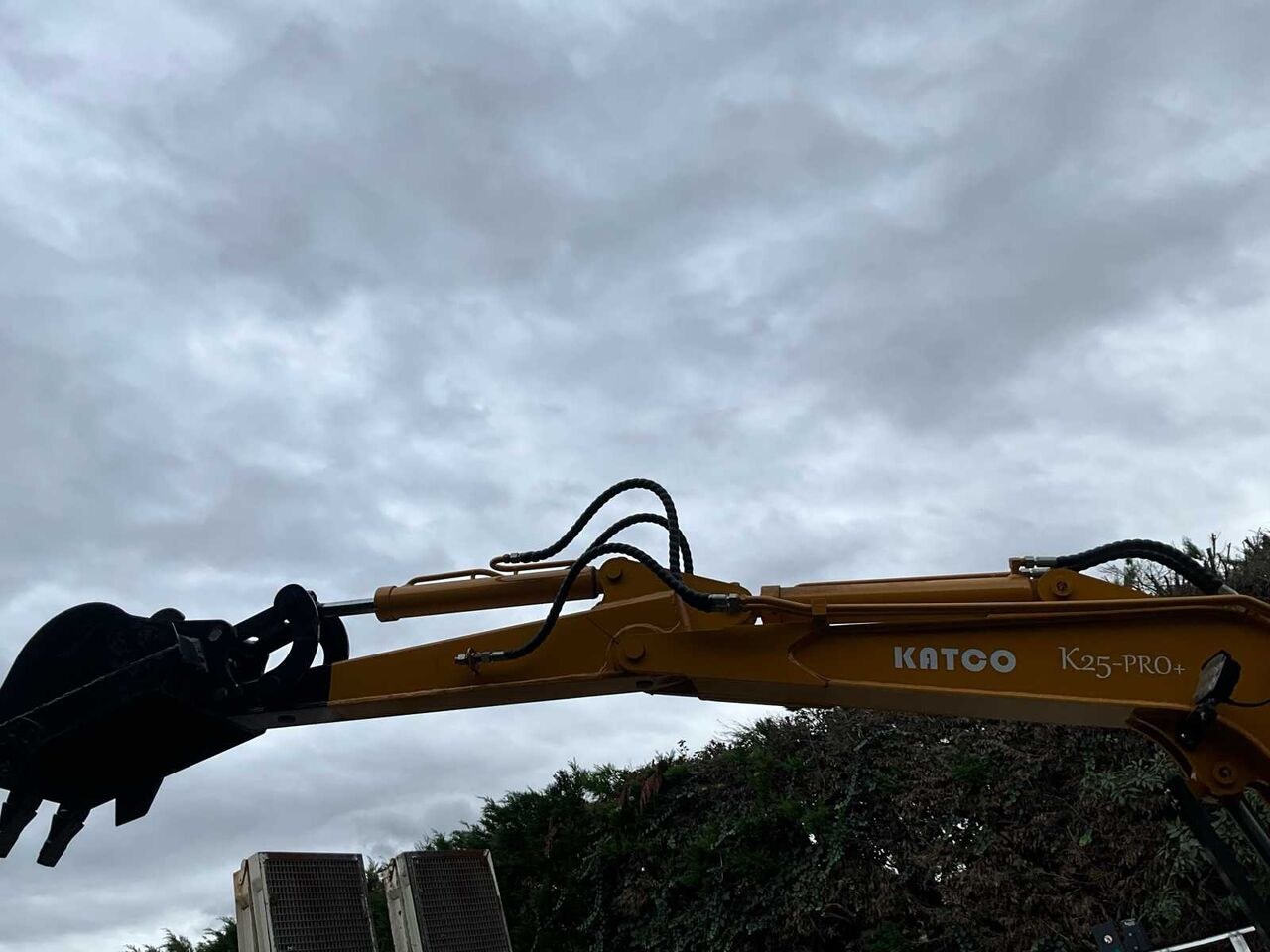 2024 KATCO K25-PRO+ mini excavator boom and bucket detail 2024 KATCO K25-PRO+ mini excavator boom and bucket detail
