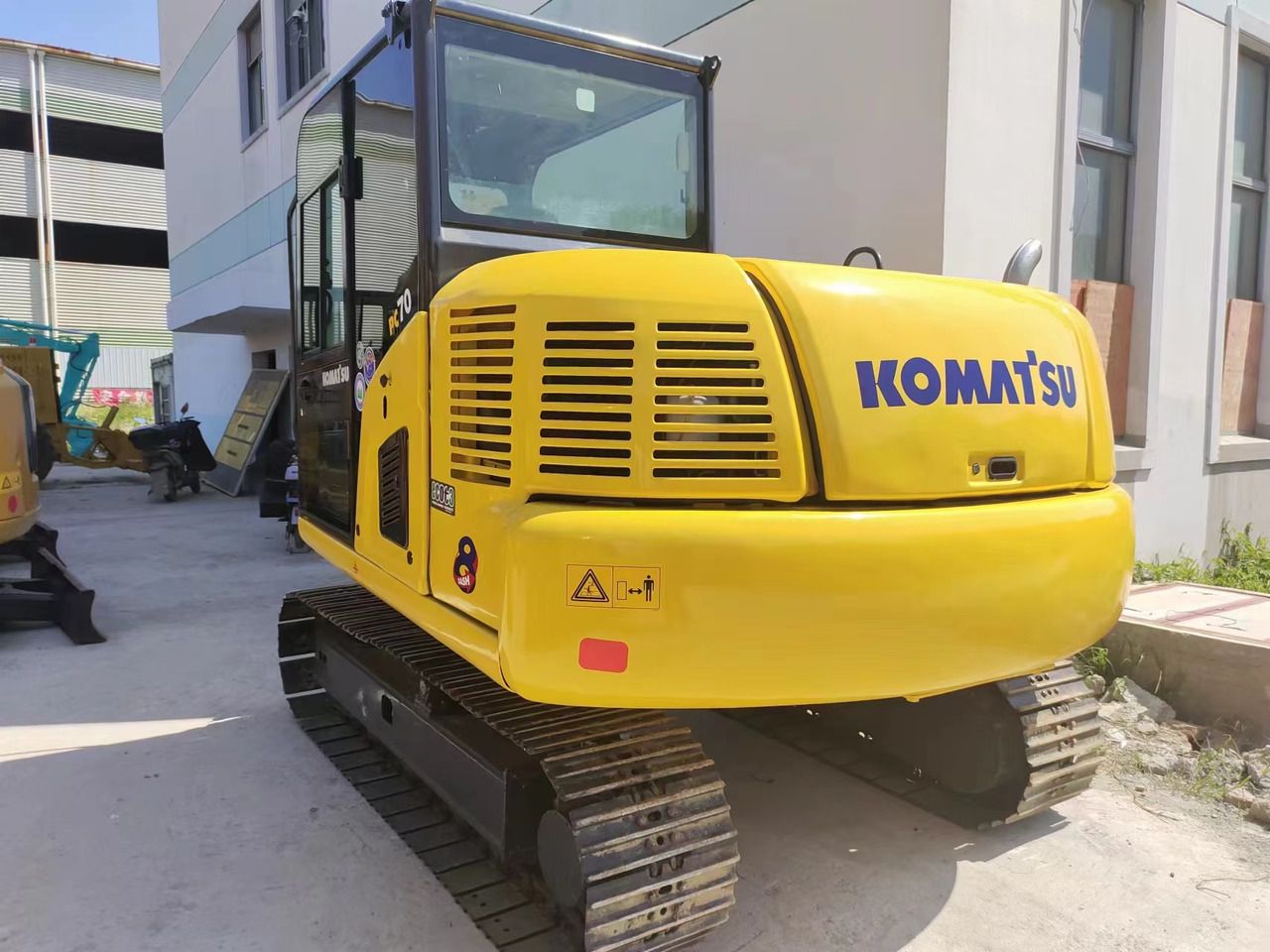 2020 Komatsu PC70-8 mini excavator, rear three-quarter view 2020 Komatsu PC70-8 mini excavator, rear three-quarter view