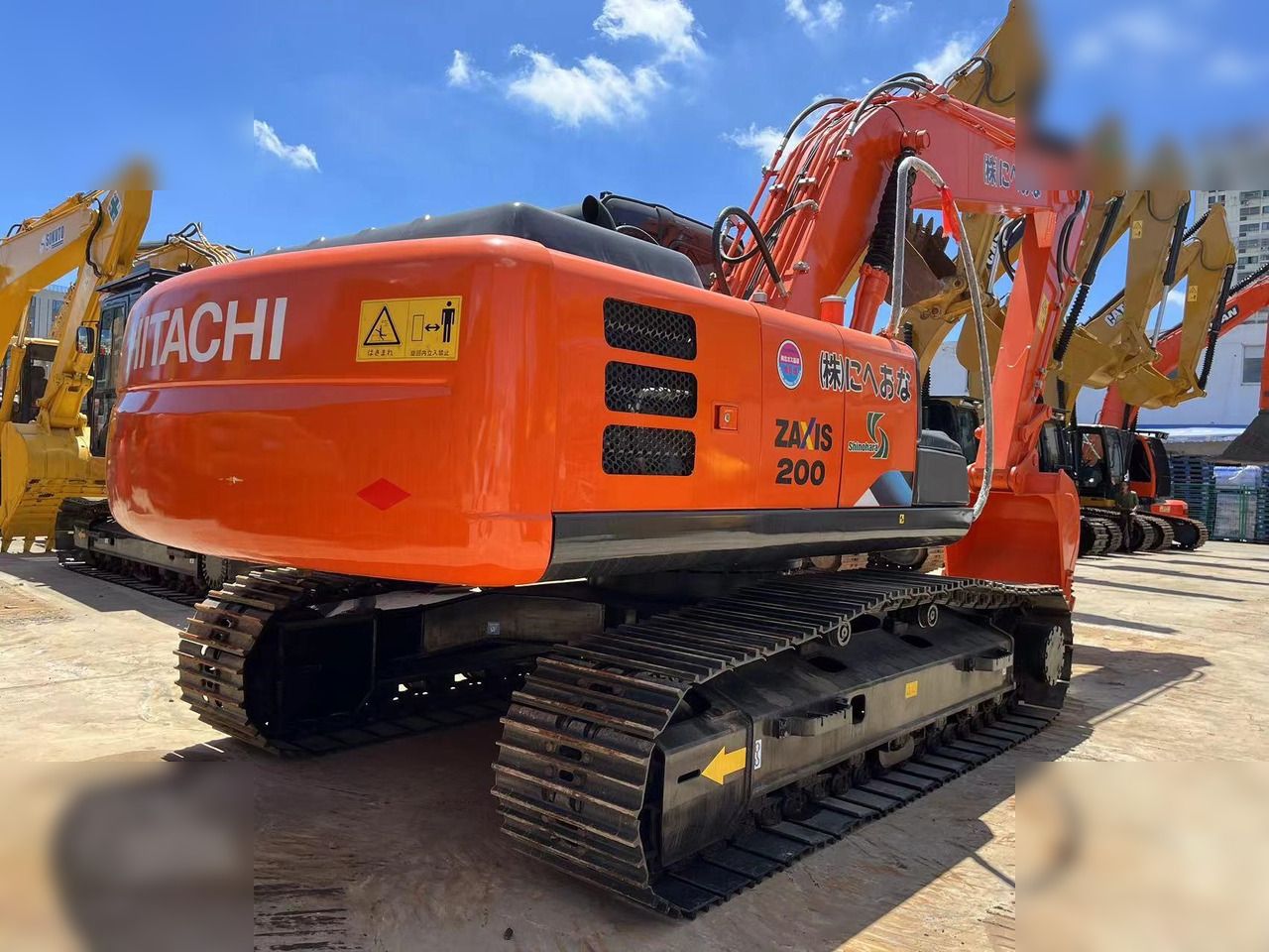 2019 Hitachi ZAXIS 200 crawler excavator rear three-quarter view 2019 Hitachi ZAXIS 200 crawler excavator rear three-quarter view