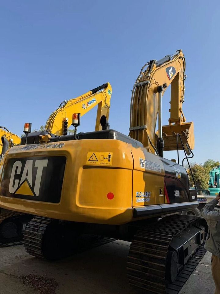 2019 Caterpillar 336D2 crawler excavator rear view 2019 Caterpillar 336D2 crawler excavator rear view