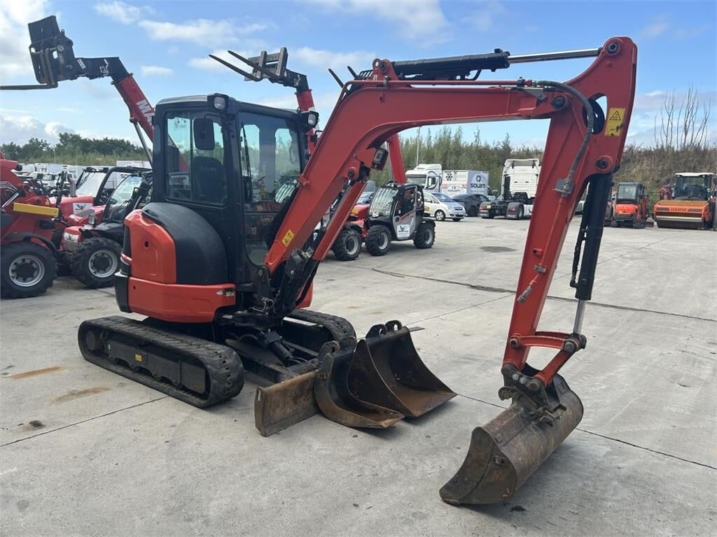 2022 Kubota U36-4 mini excavator, side view 2022 Kubota U36-4 mini excavator, side view