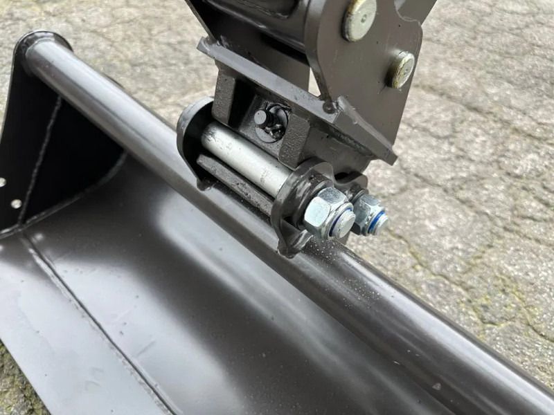 2024 Rhinoceros XN12-9 mini excavator bucket attachment detail 2024 Rhinoceros XN12-9 mini excavator bucket attachment detail