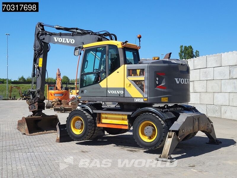 2015 Volvo EWR150E wheel excavator, side view 2015 Volvo EWR150E wheel excavator, side view