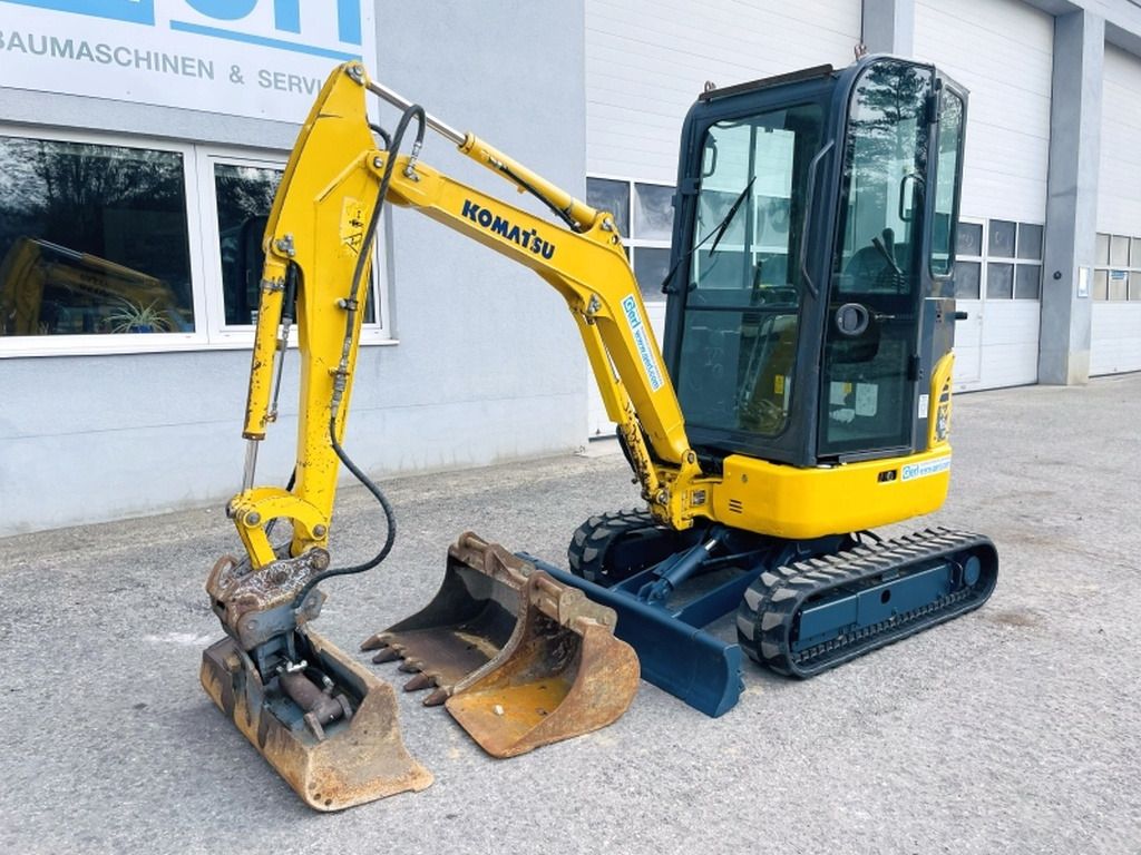 2014 Komatsu PC16R-3HS mini excavator, side view 2014 Komatsu PC16R-3HS mini excavator, side view
