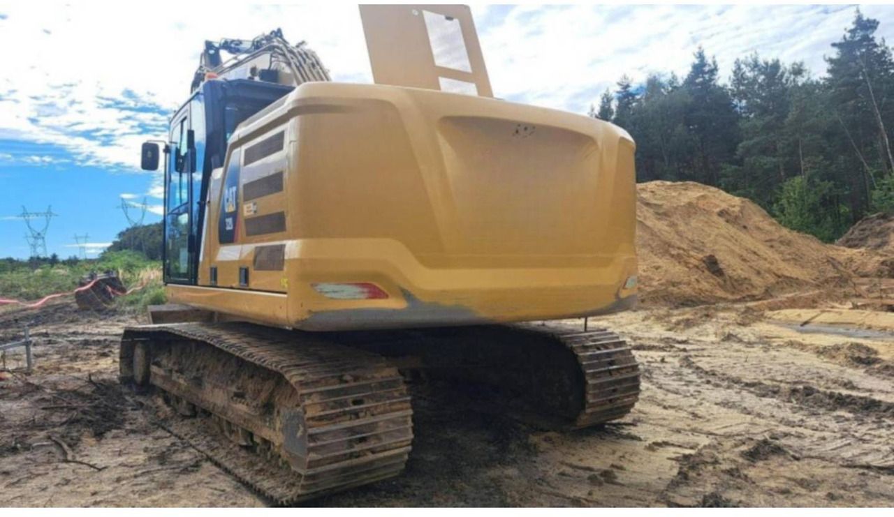 2019 Caterpillar 320-07 crawler excavator rear view 2019 Caterpillar 320-07 crawler excavator rear view