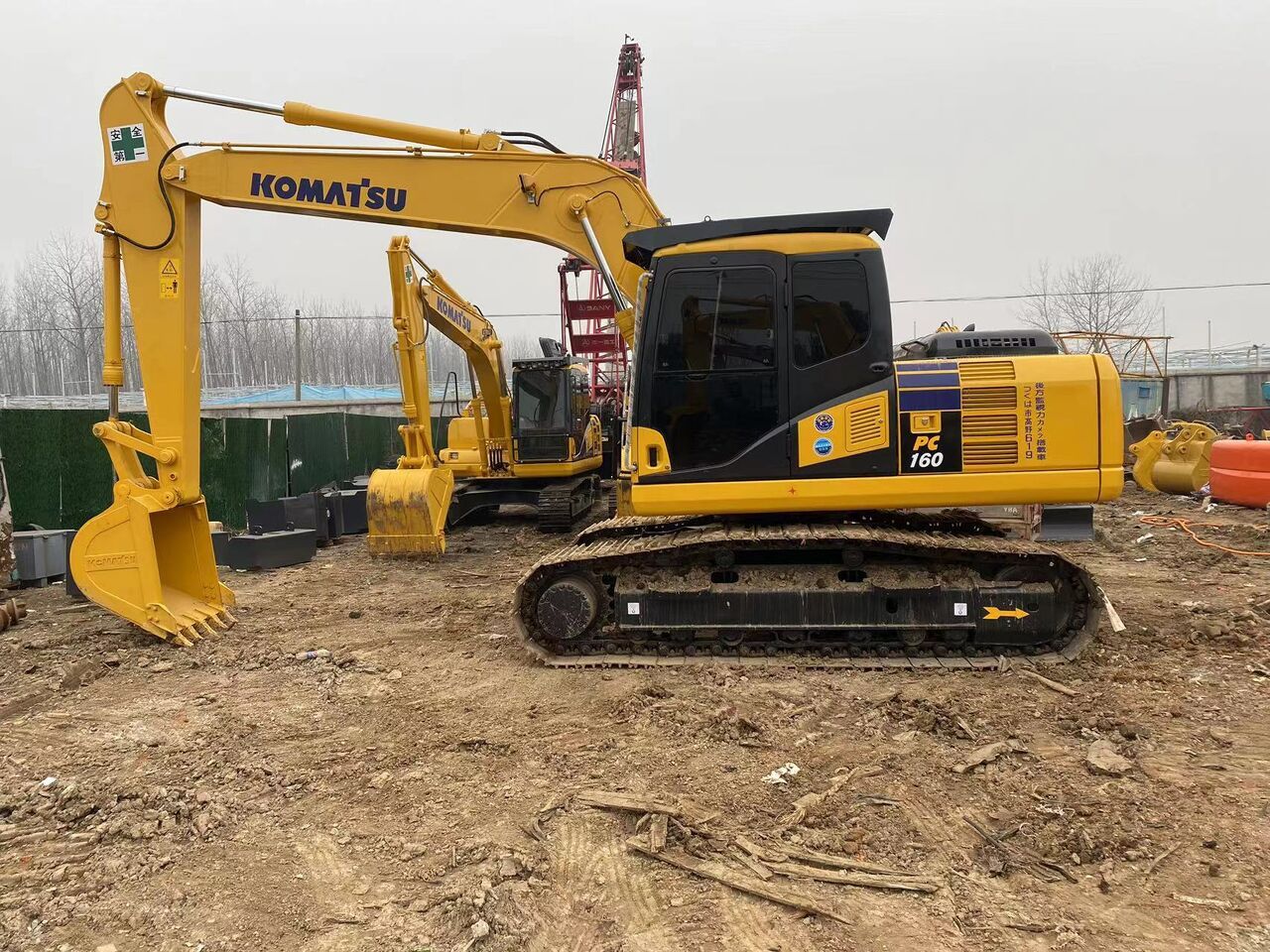 2022 Komatsu PC160 crawler excavator, side profile view 2022 Komatsu PC160 crawler excavator, side profile view