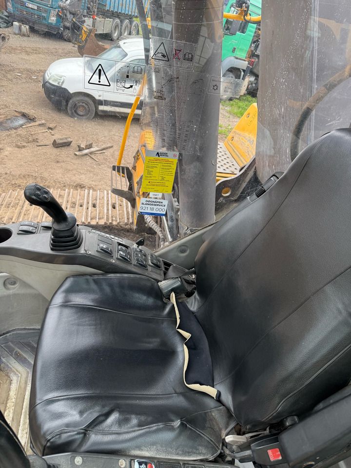 2014 Volvo 250D crawler excavator interior view 2014 Volvo 250D crawler excavator interior view