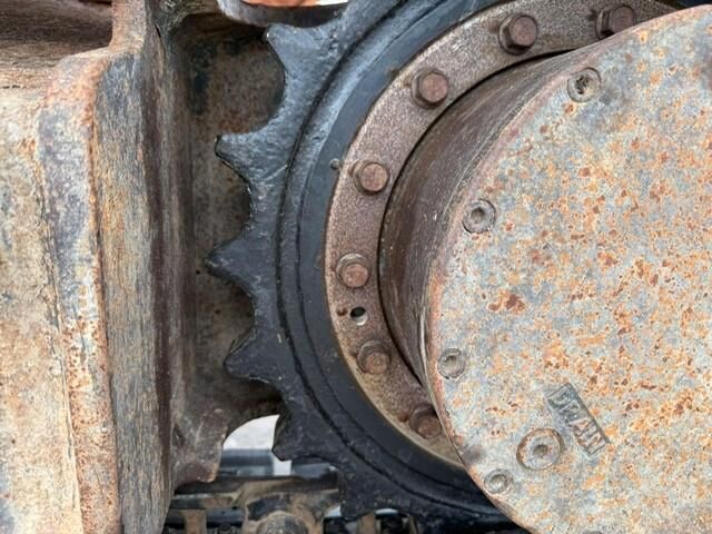 2014 Doosan DX140LCR-3 crawler excavator final drive sprocket detail