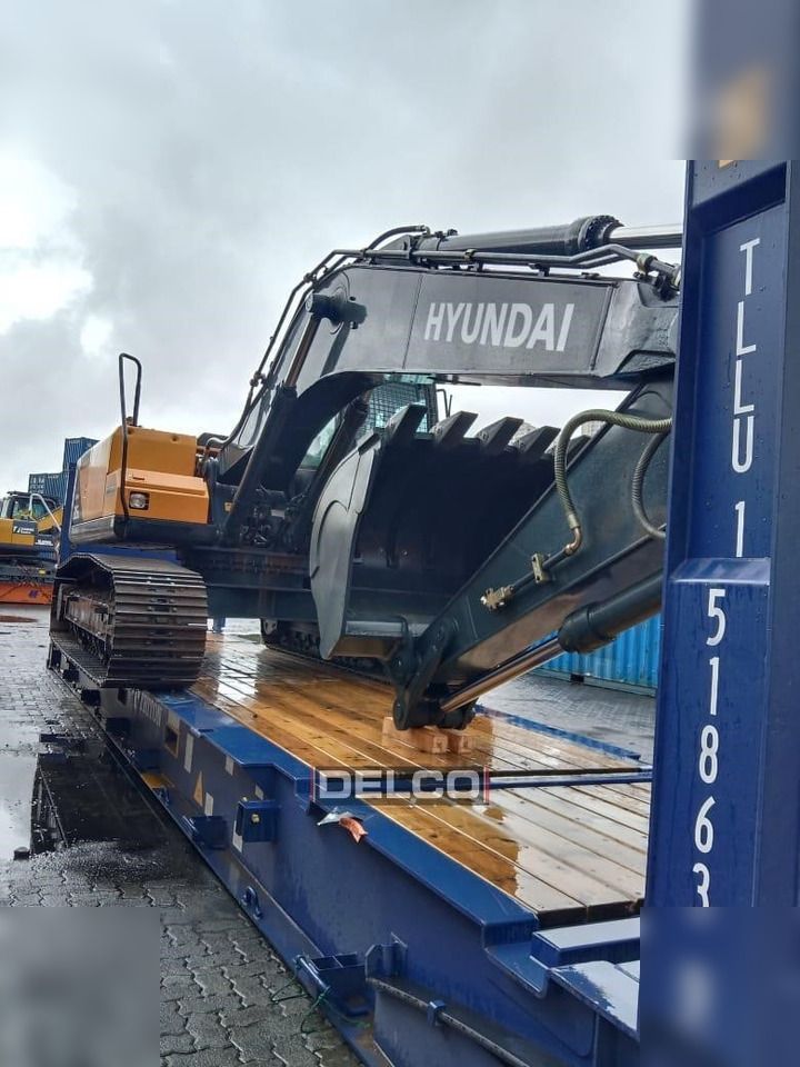 2026 Hyundai R215L SMART PLUS crawler excavator side view 2026 Hyundai R215L SMART PLUS crawler excavator side view