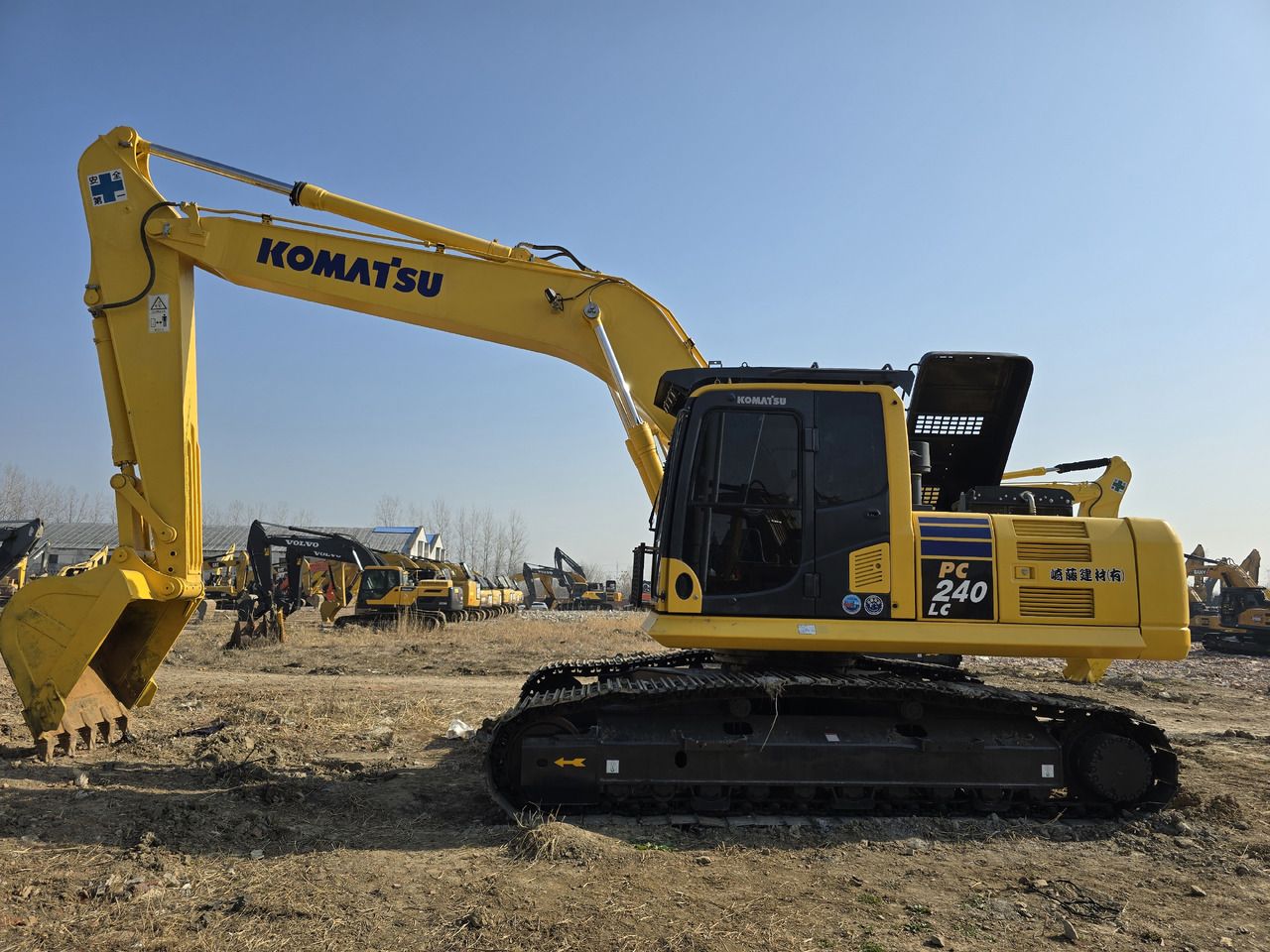 2024 Komatsu PC240LC-8 crawler excavator side view 2024 Komatsu PC240LC-8 crawler excavator side view