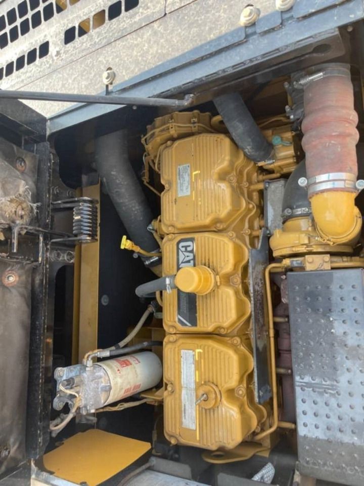 2012 Caterpillar 374DL crawler excavator engine compartment view 2012 Caterpillar 374DL crawler excavator engine compartment view