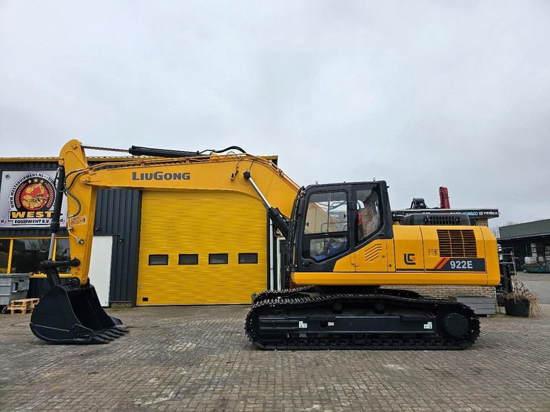 2025 LiuGong 922E crawler excavator, side view 2025 LiuGong 922E crawler excavator, side view