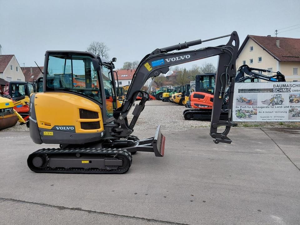 2017 Volvo EC 35 D mini excavator side view