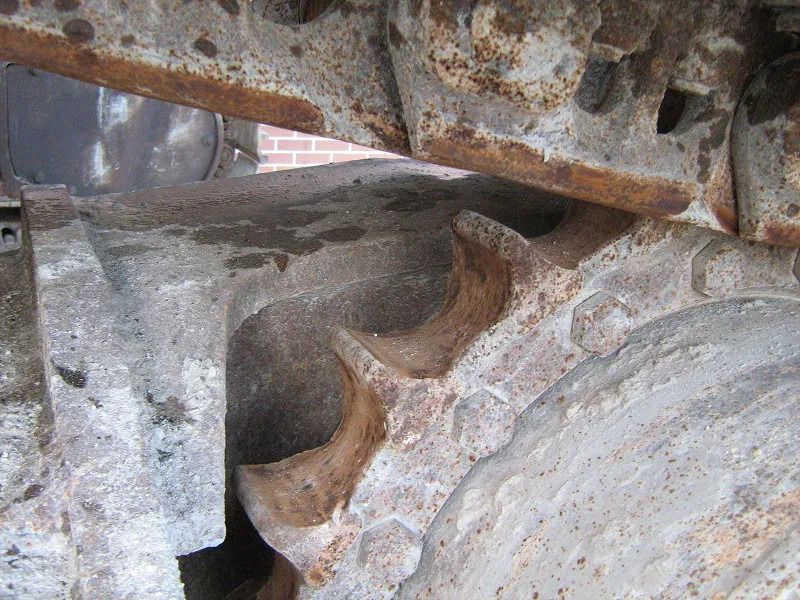 2007 Caterpillar 345C crawler excavator track drive sprocket detail 2007 Caterpillar 345C crawler excavator track drive sprocket detail