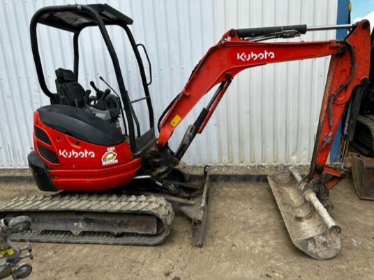 2014 Kubota U25-3 mini excavator, side view