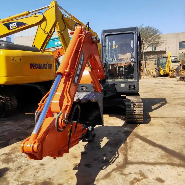 2018 Doosan DH60 crawler excavator, front view 2018 Doosan DH60 crawler excavator, front view