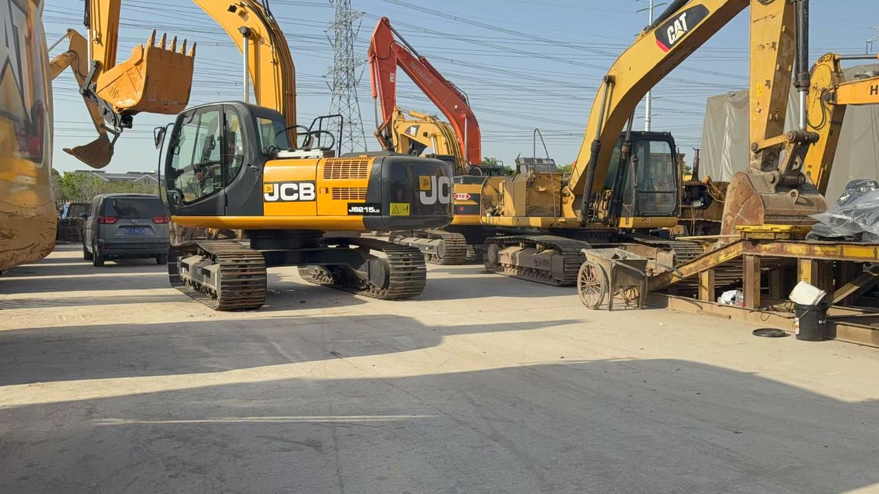 2022 JCB JS215LC crawler excavator, side view 2022 JCB JS215LC crawler excavator, side view