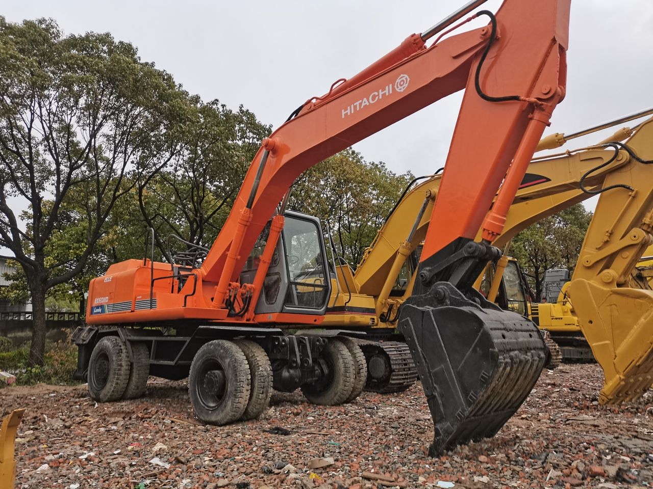 2015 Hitachi EX160WD wheel excavator, side view 2015 Hitachi EX160WD wheel excavator, side view