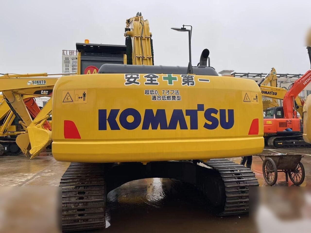 2024 Komatsu PC200-8 Raupenbagger Heckansicht 2024 Komatsu PC200-8 Raupenbagger Heckansicht