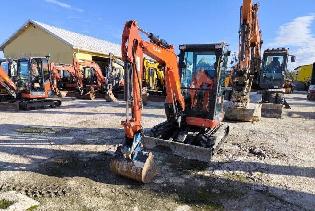 2021 Kubota U27-4 mini excavator, front three-quarter view 2021 Kubota U27-4 mini excavator, front three-quarter view