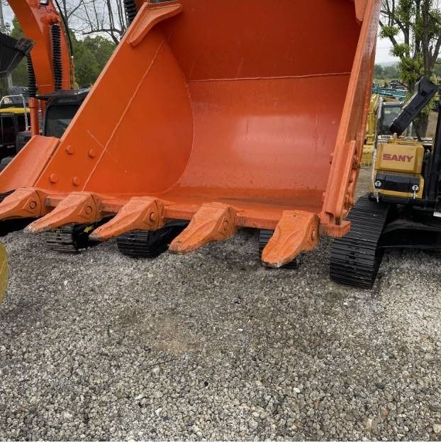 2024 Hitachi ZX200 crawler excavator bucket view 2024 Hitachi ZX200 crawler excavator bucket view