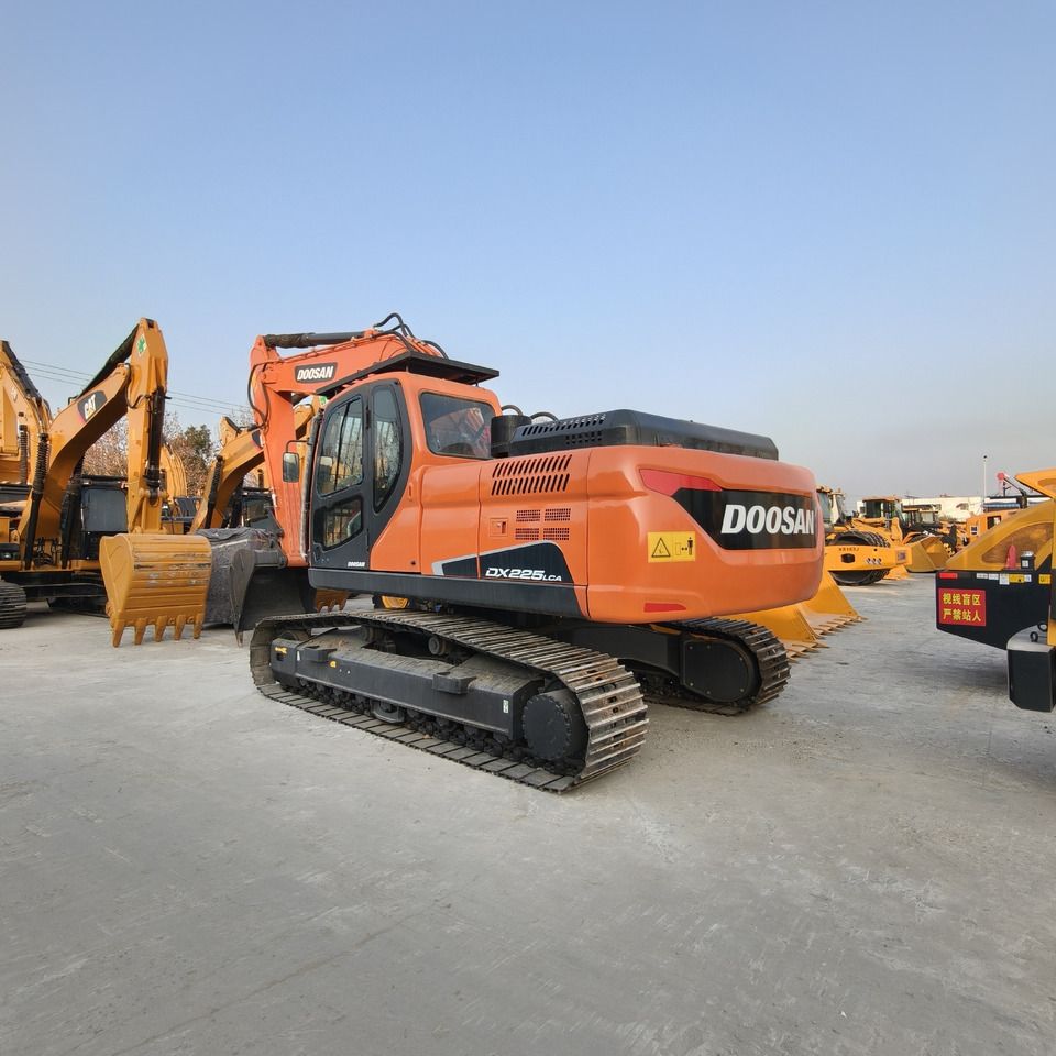 2024 Doosan DX225LCA Raupenbagger