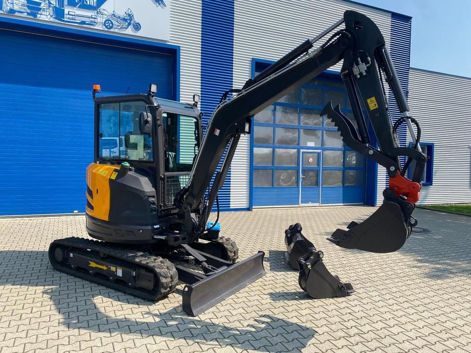Berger Kraus BK4000KJS Mini Bagger Berger Kraus BK4000KJS Mini Bagger
