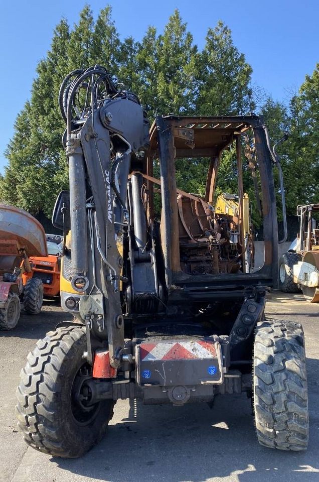 2017 Mecalac 7MWR wheel excavator, front view 2017 Mecalac 7MWR wheel excavator, front view