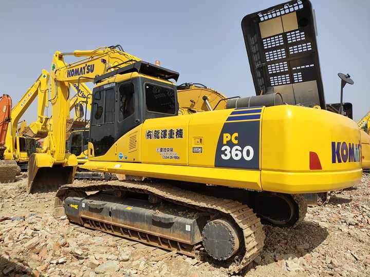 2010 Komatsu PC360 crawler excavator, rear three-quarter view 2010 Komatsu PC360 crawler excavator, rear three-quarter view