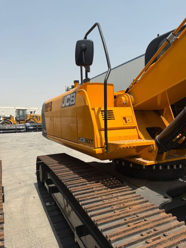 2025 JCB 225 NXT crawler excavator side view 2025 JCB 225 NXT crawler excavator side view