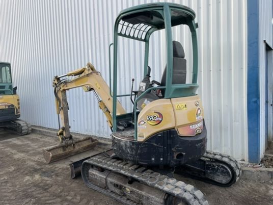 2015 Yanmar VIO25-4 mini excavator, rear three-quarter view 2015 Yanmar VIO25-4 mini excavator, rear three-quarter view