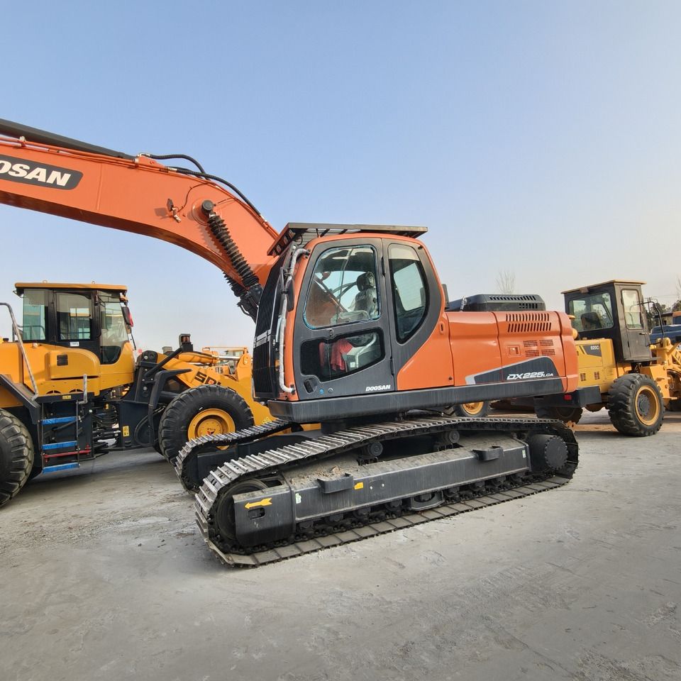 2024 Doosan DX225LCA crawler excavator, side profile view 2024 Doosan DX225LCA crawler excavator, side profile view