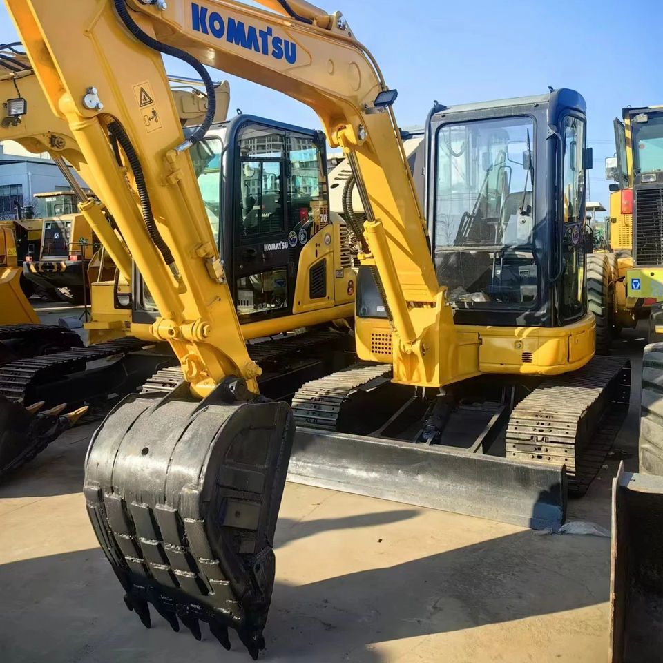 2020 Komatsu PC-55MR mini excavator front three-quarter view 2020 Komatsu PC-55MR mini excavator front three-quarter view