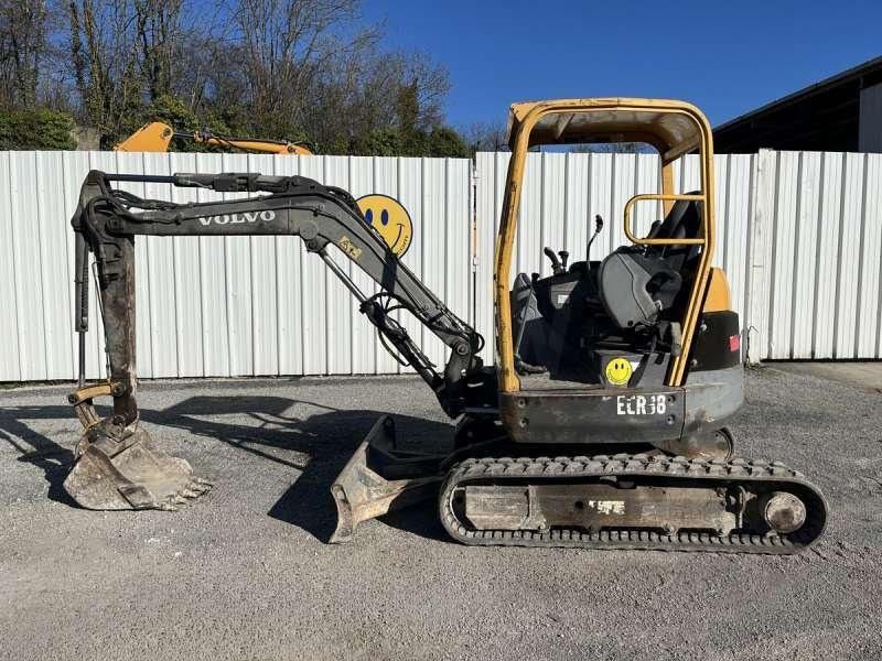2005 Volvo ECR38 mini excavator, side view