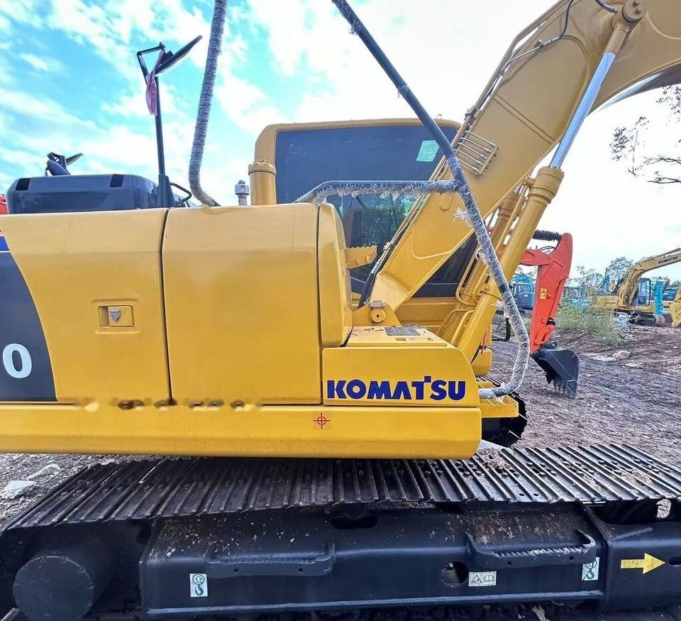 Komatsu PC110 crawler excavator side view