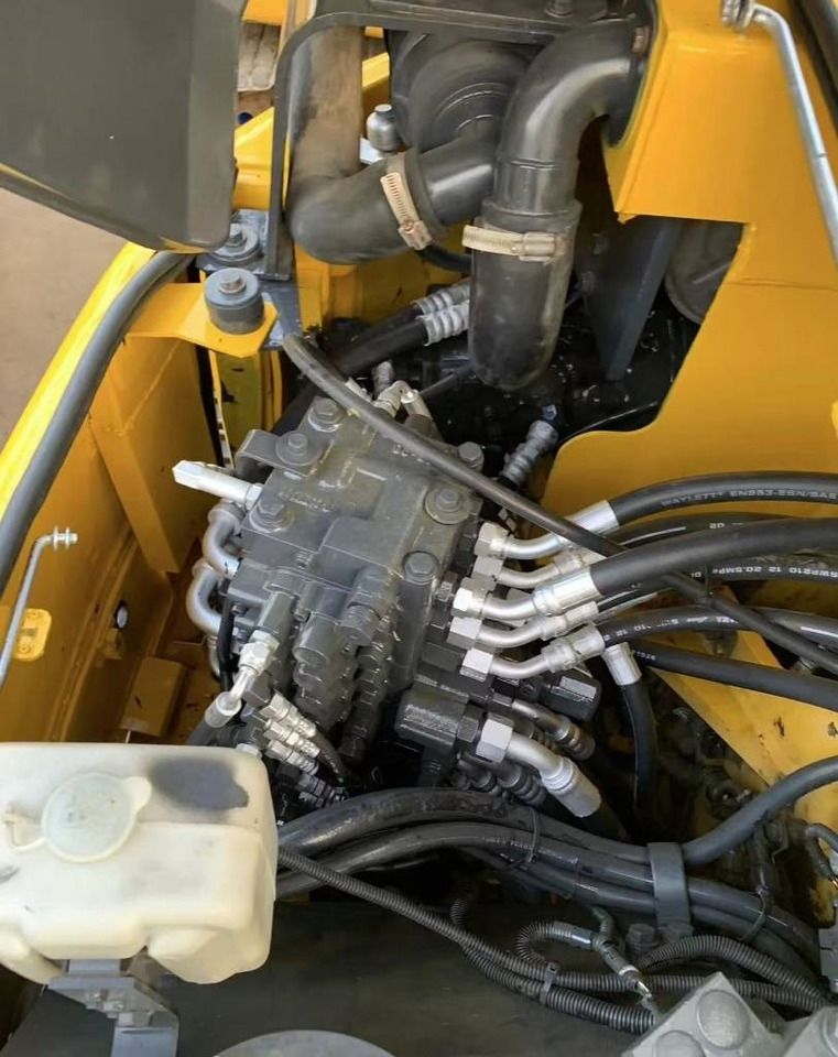2025 Komatsu PC78 mini excavator engine compartment view 2025 Komatsu PC78 mini excavator engine compartment view