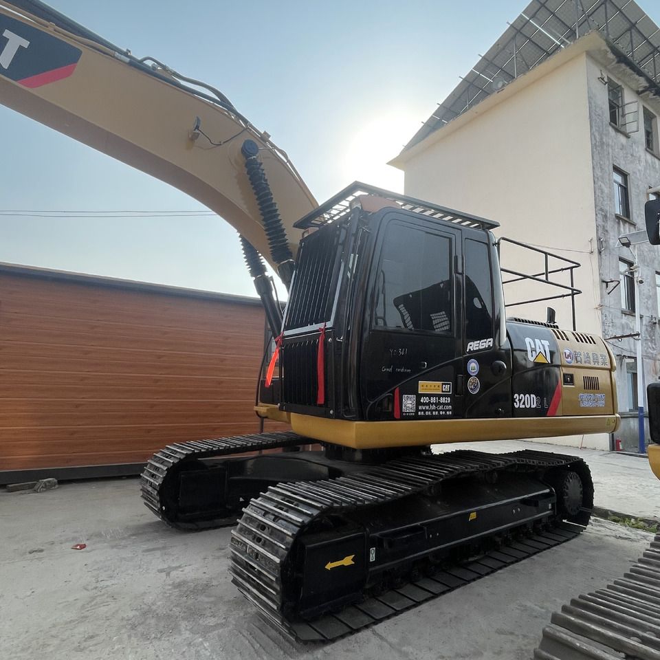 Koparka gąsienicowa 2023 Caterpillar 320D2L, widok z przodu pod kątem Koparka gąsienicowa 2023 Caterpillar 320D2L, widok z przodu pod kątem