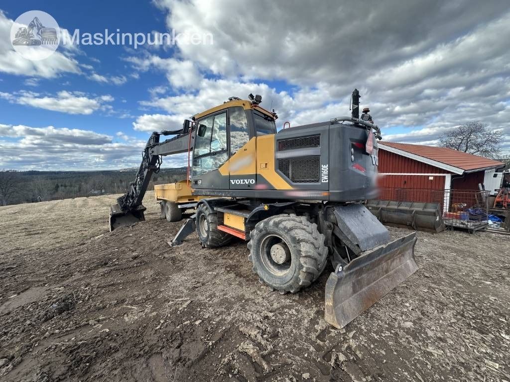 2016 Volvo EW160E wheel excavator, rear three-quarter view 2016 Volvo EW160E wheel excavator, rear three-quarter view