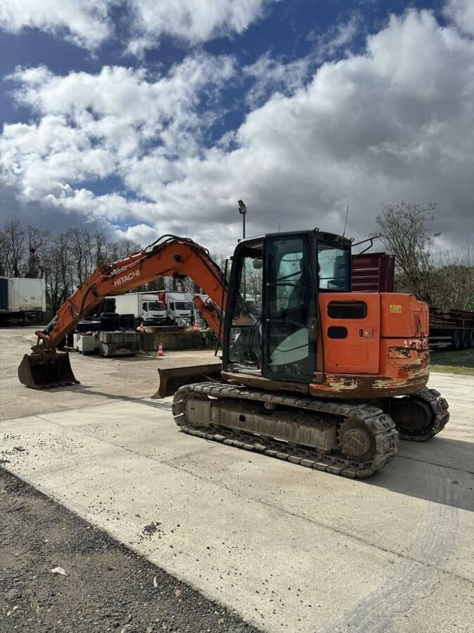 2016 Hitachi ZX85USB-5A crawler excavator, side view 2016 Hitachi ZX85USB-5A crawler excavator, side view