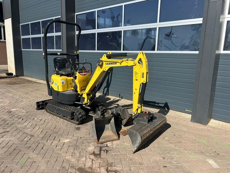 2016 Yanmar VIO10-2A mini excavator, side view 2016 Yanmar VIO10-2A mini excavator, side view