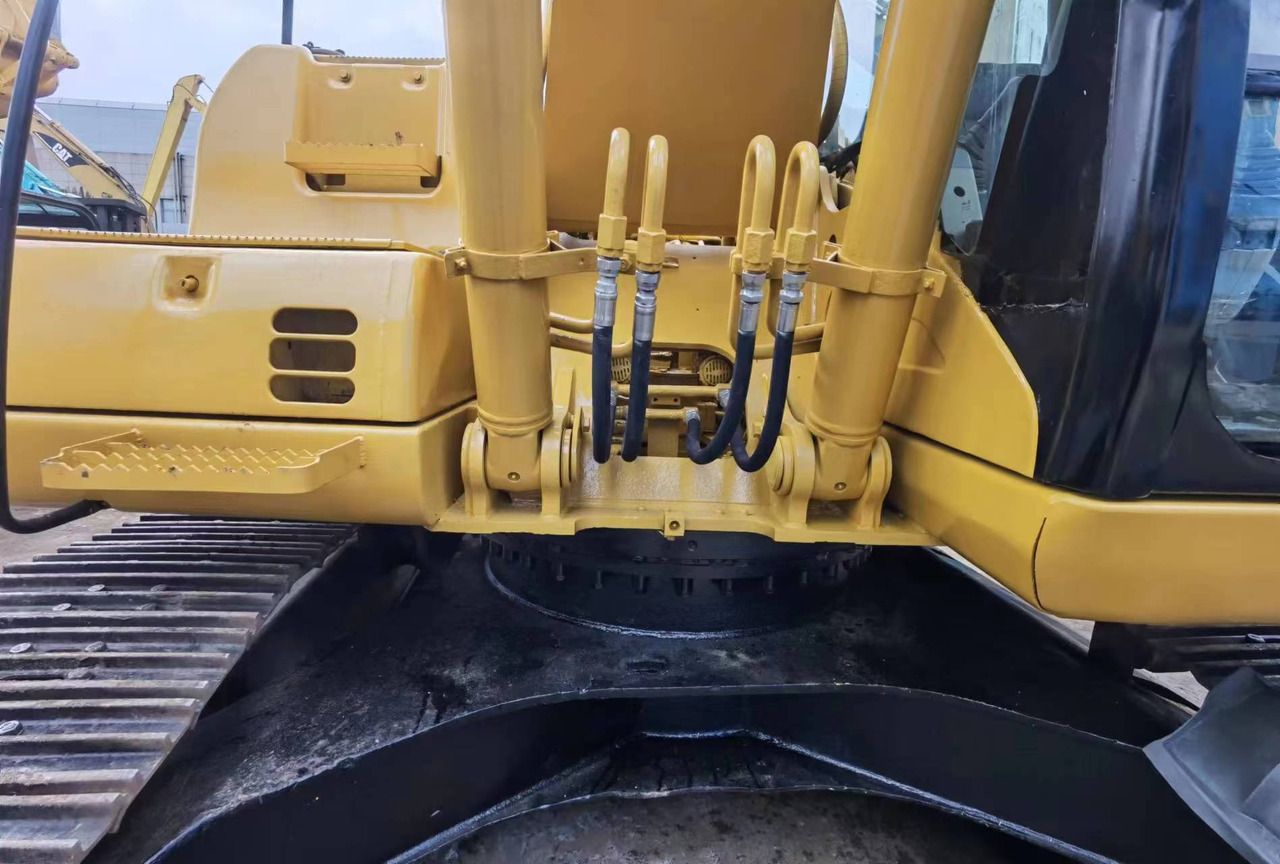 Escavatore cingolato Caterpillar 320CL del 2015, cilindri idraulici del braccio Escavatore cingolato Caterpillar 320CL del 2015, cilindri idraulici del braccio