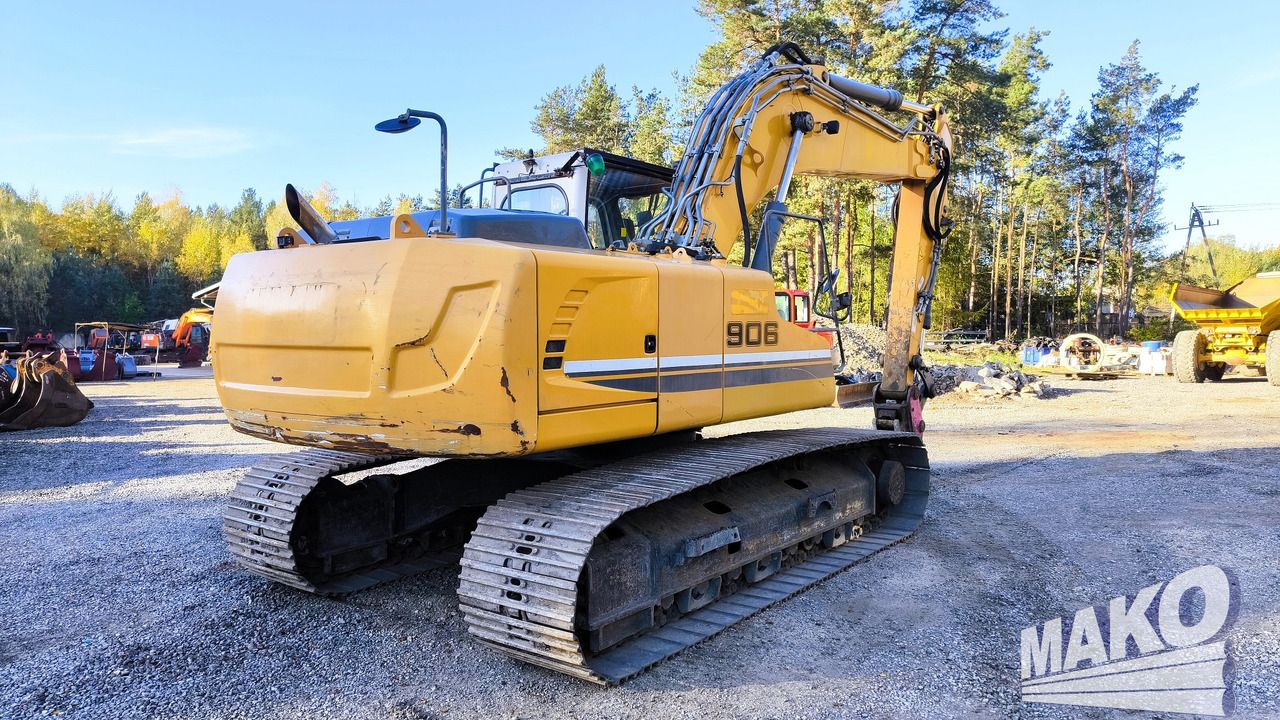 2014 Liebherr 906 crawler excavator, rear three-quarter view 2014 Liebherr 906 crawler excavator, rear three-quarter view