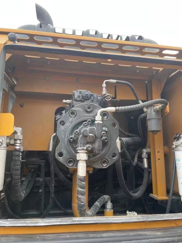 2023 Sany SY365H crawler excavator hydraulic pump compartment 2023 Sany SY365H crawler excavator hydraulic pump compartment