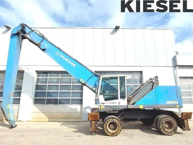 2016 Fuchs MHL350F material handler, side profile view 2016 Fuchs MHL350F material handler, side profile view