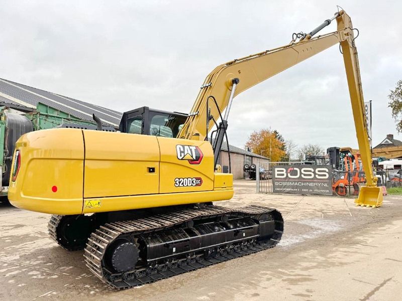 Pelle sur chenilles Caterpillar 320D3 GC 2024, vue arrière trois-quarts